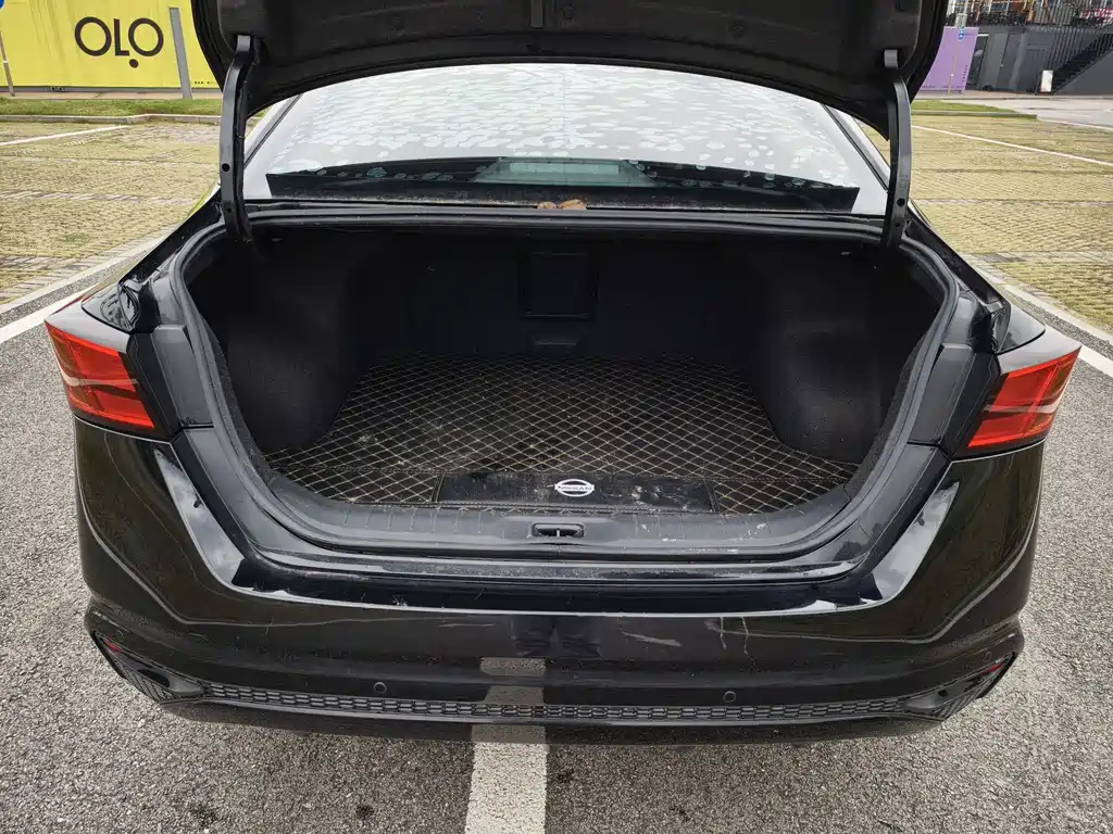 NISSAN TEANA 2019