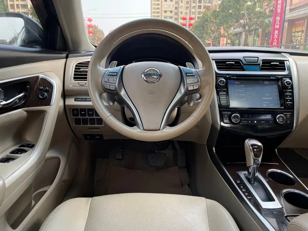 NISSAN TEANA 2014