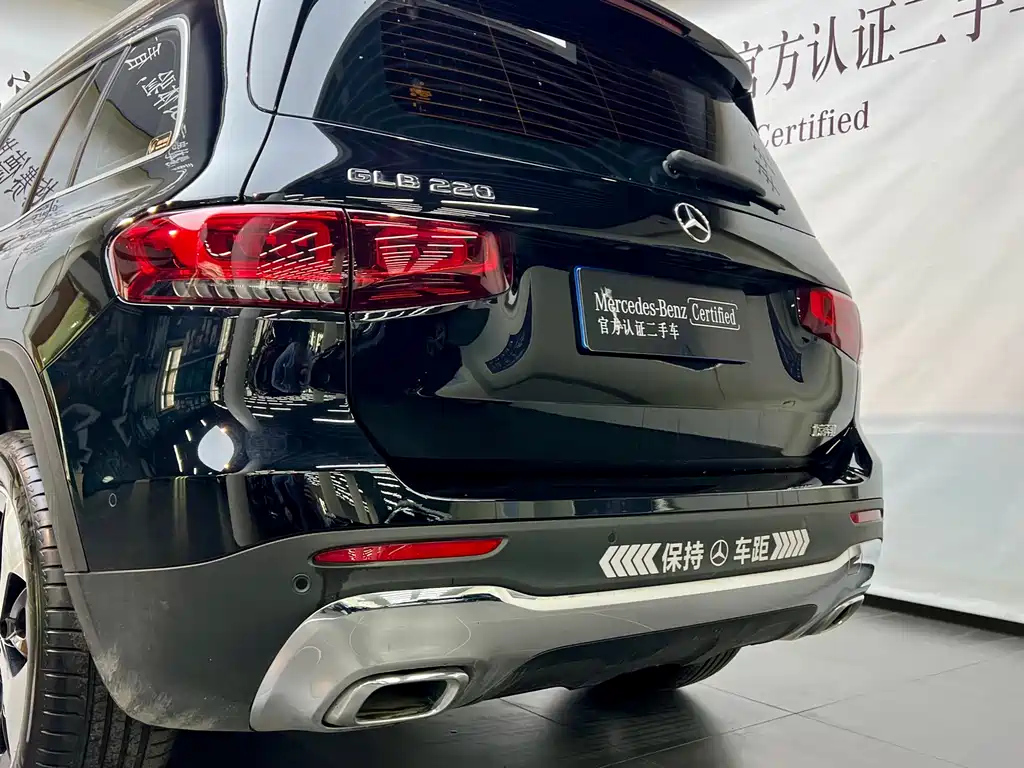MERCEDES BENZ GLB 2023