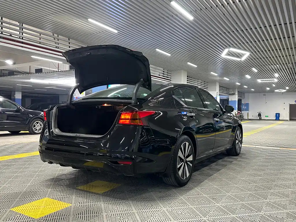 NISSAN TEANA 2021