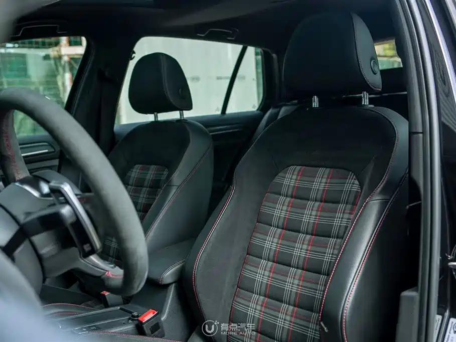 VOLKSWAGEN GOLF 2019