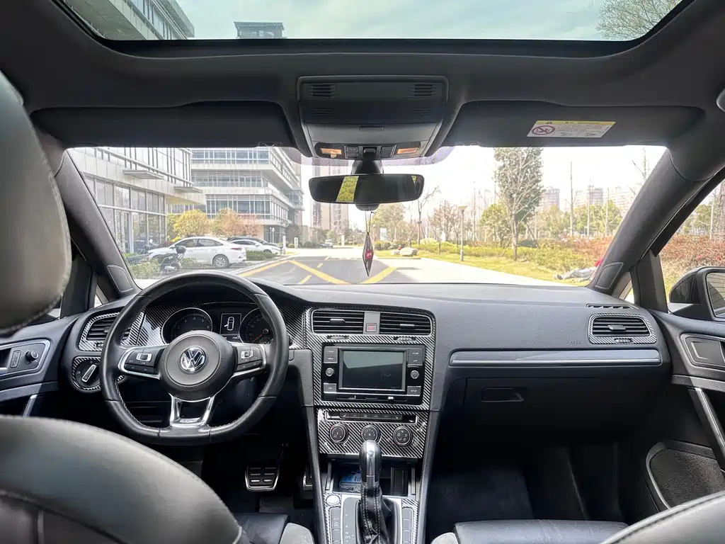 VOLKSWAGEN GOLF 2018