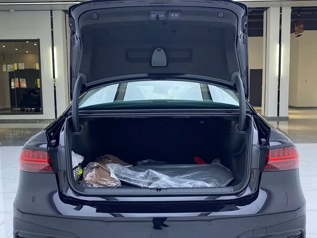 AUDI A7L 2024