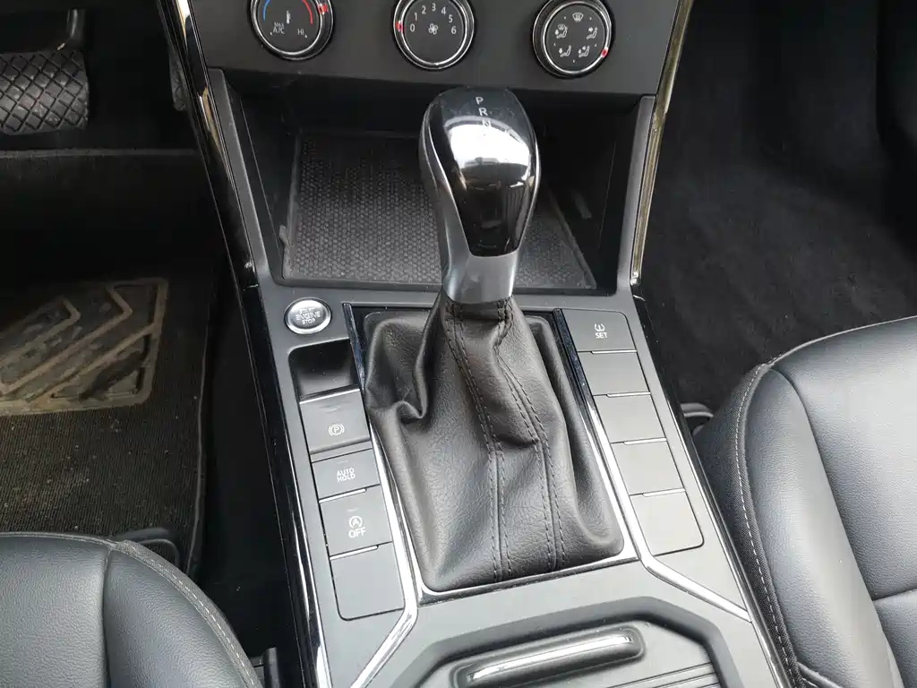 VOLKSWAGEN PASSAT 2021