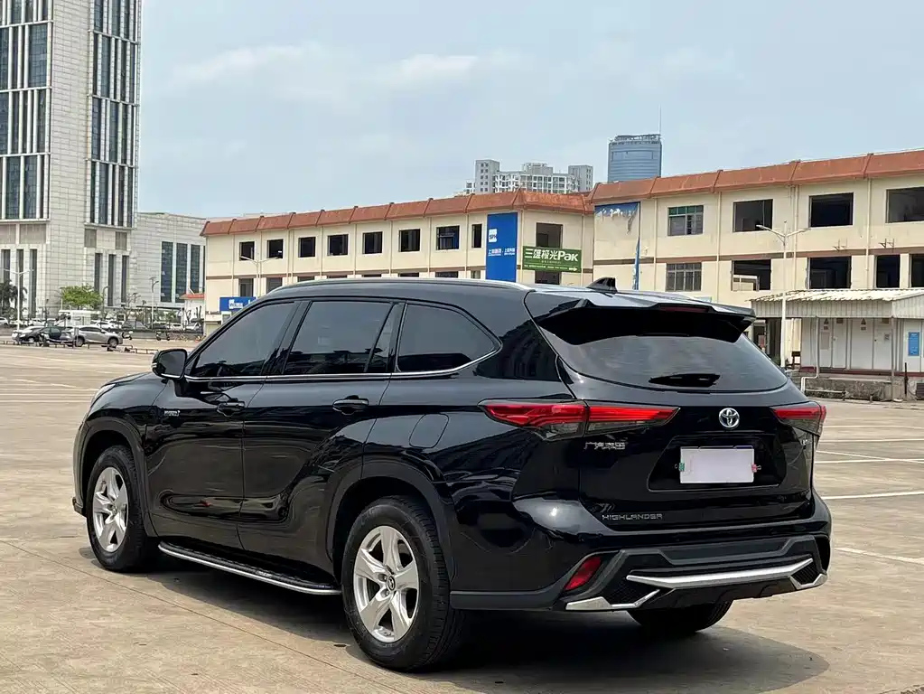 TOYOTA HIGHLANDER 2023