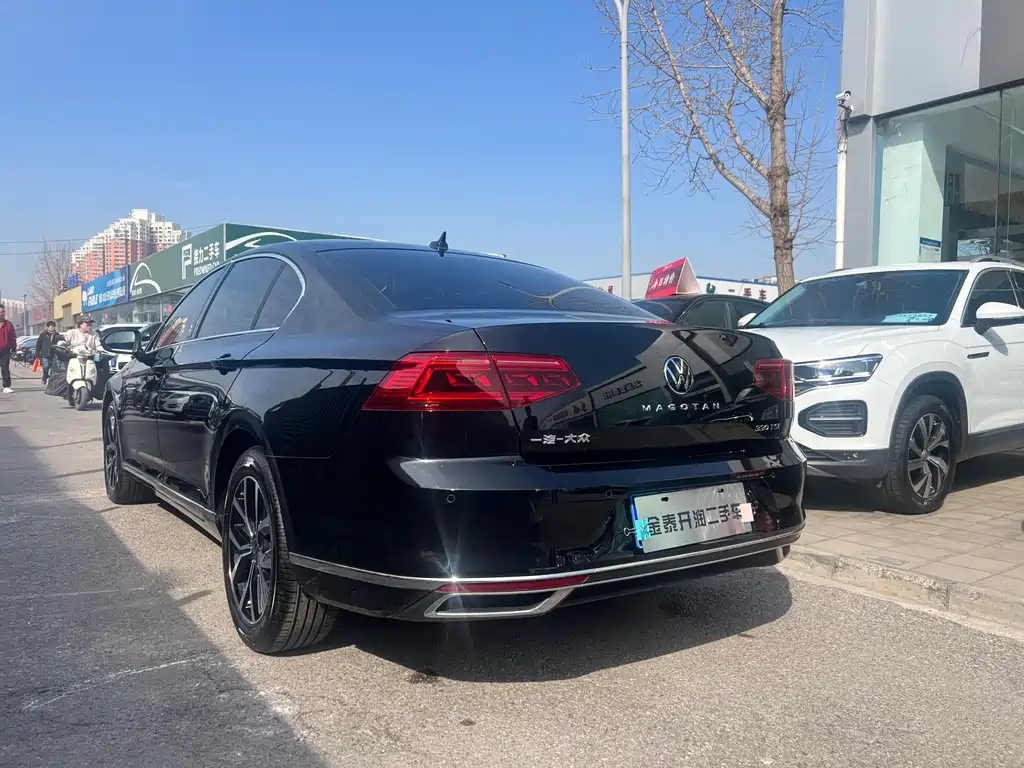 VOLKSWAGEN MAGOTAN 2022