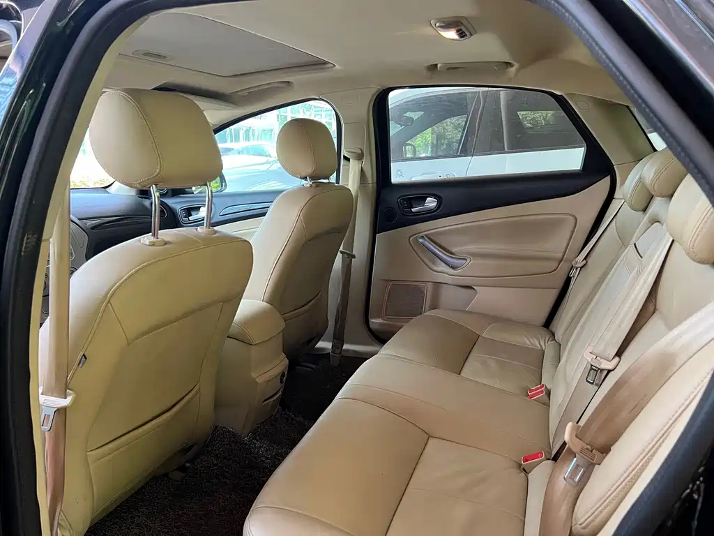 FORD MONDEO - WINNER 2010