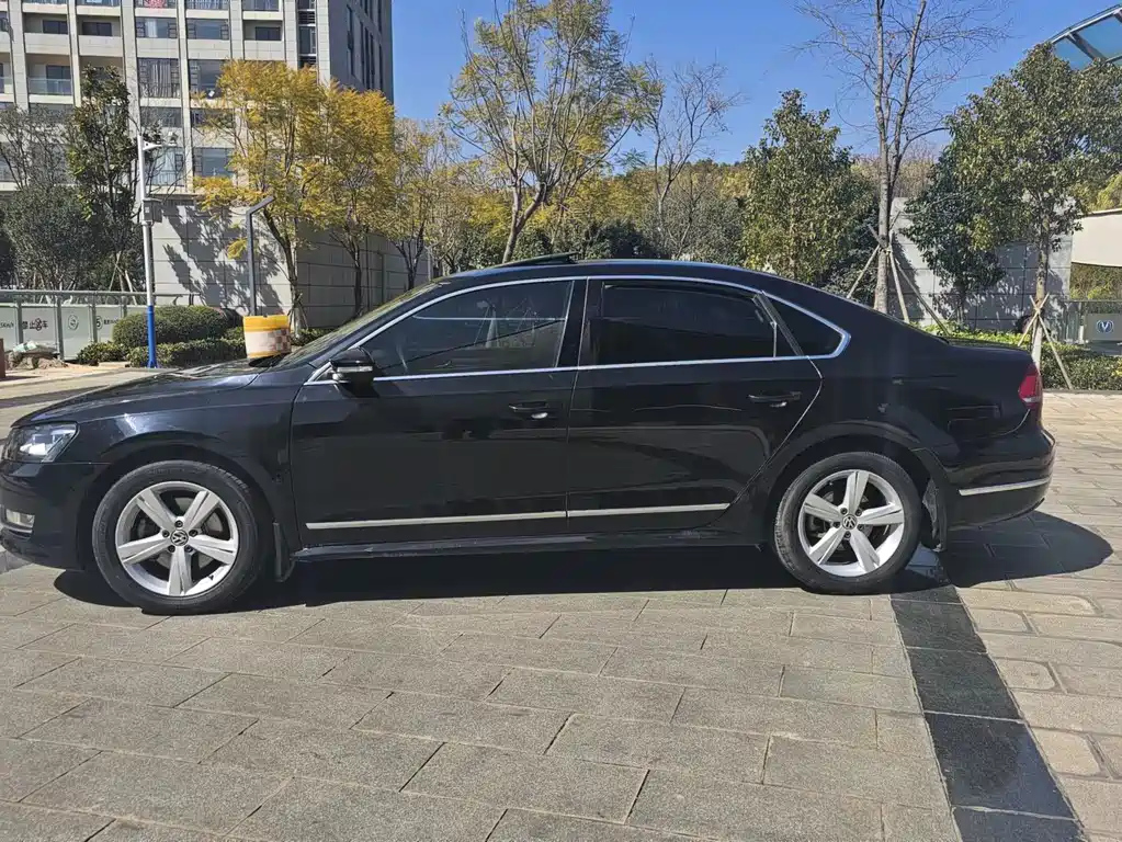 VOLKSWAGEN PASSAT 2015
