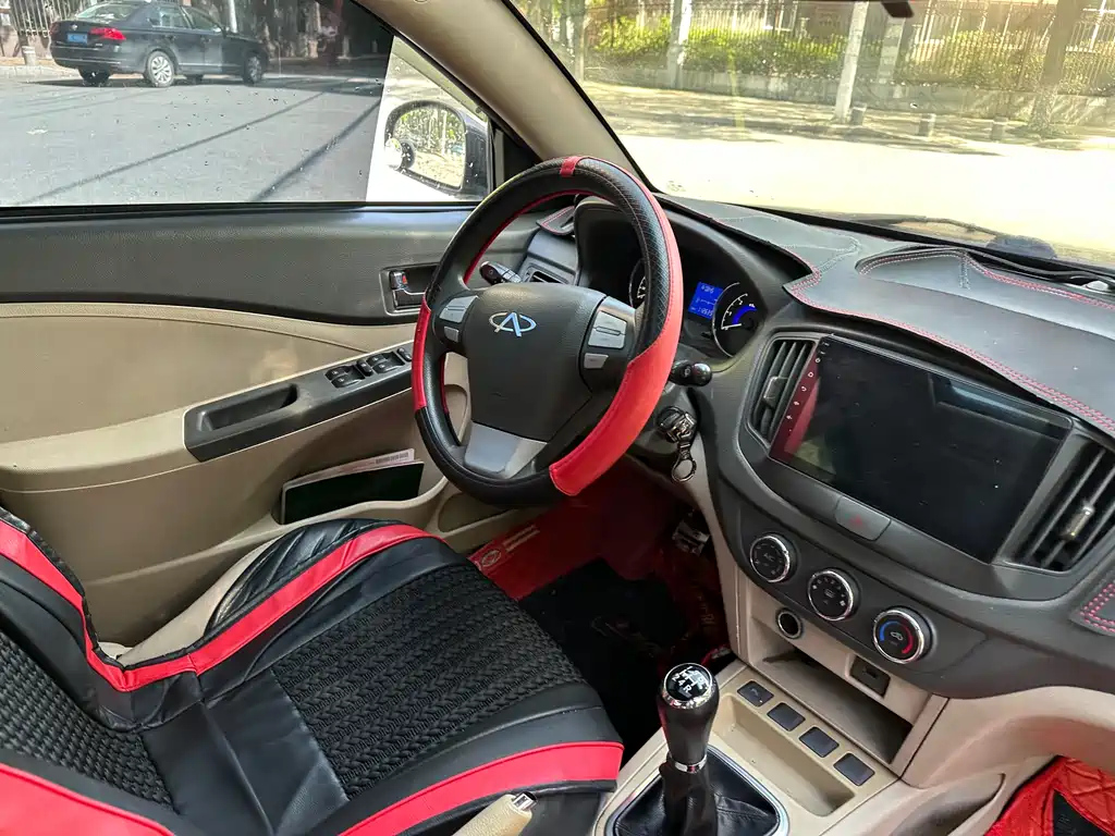 CHERY E5 2012