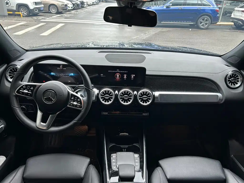 MERCEDES BENZ GLB 2023