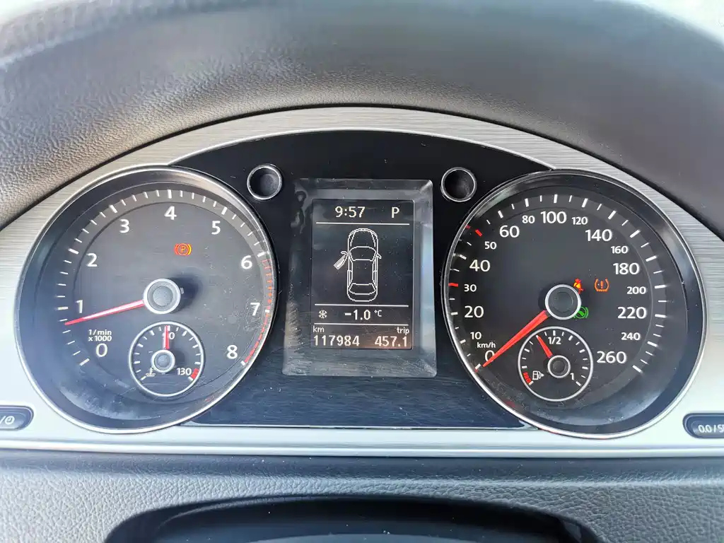 VOLKSWAGEN MAGOTAN 2016