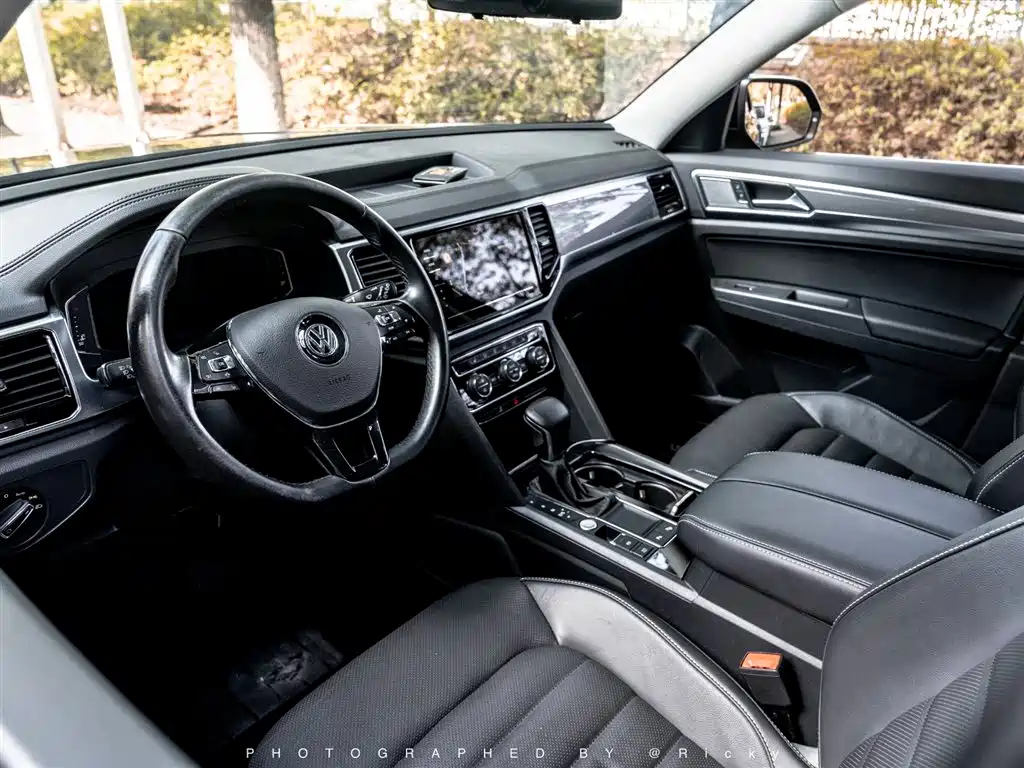 VOLKSWAGEN TOURAN 2020