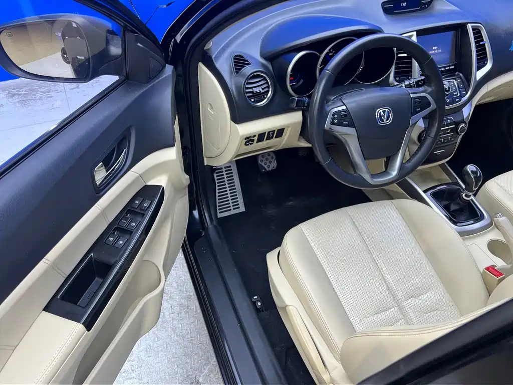 CHANGAN EADO 2015