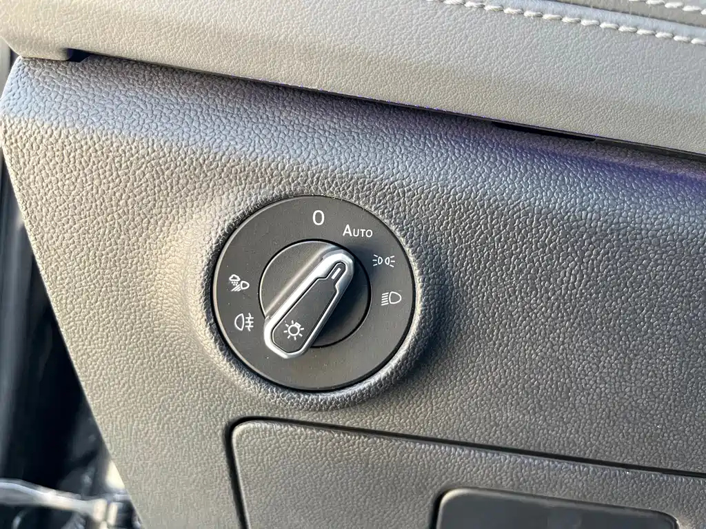 VOLKSWAGEN SAGITAR 2023