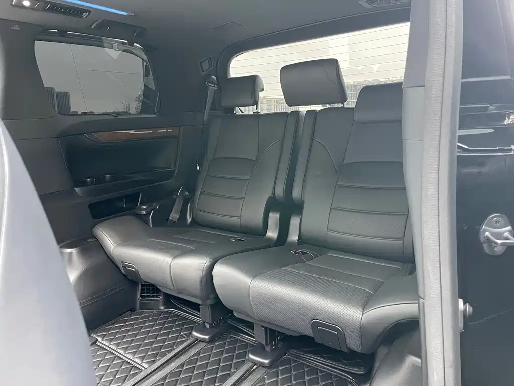 TOYOTA ALPHARD 2018