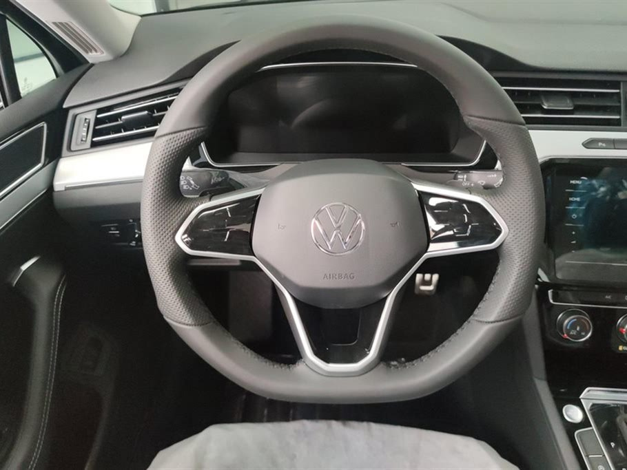 VOLKSWAGEN MAGOTAN 2023