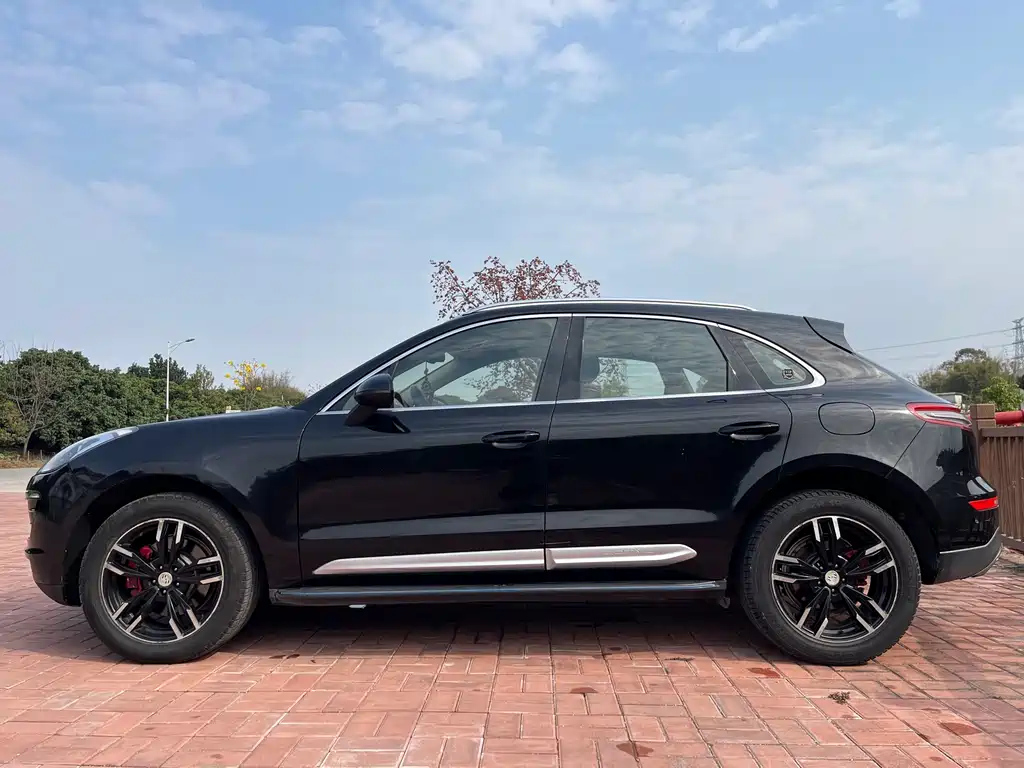 ZOTYE SR9 2017