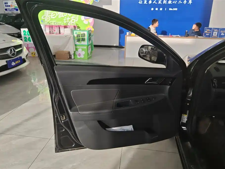 DONGFENG AEOLUS S30 2013