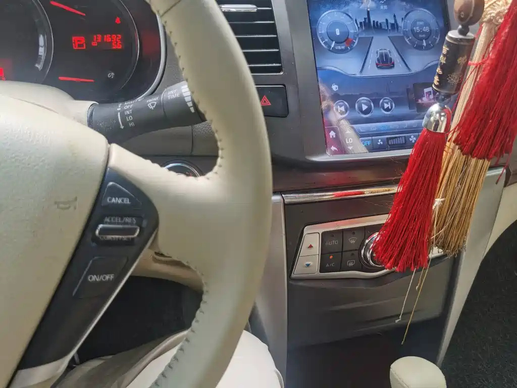NISSAN TEANA 2010