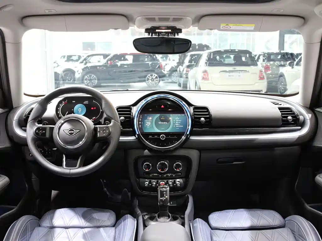 MINI CLUBMAN 2022