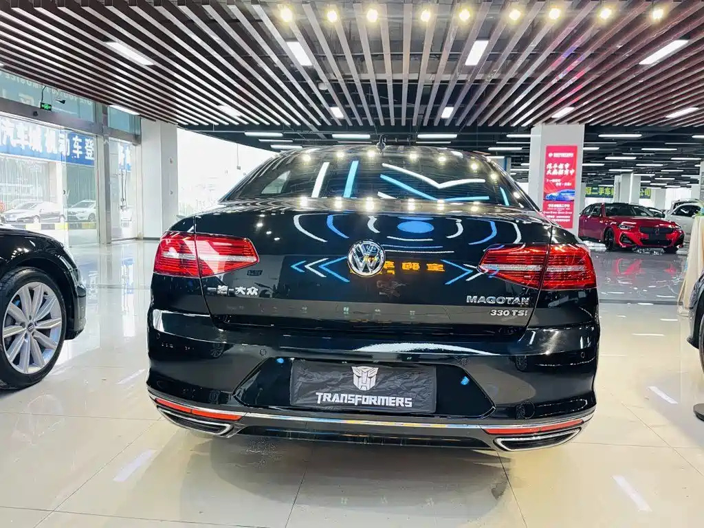 VOLKSWAGEN MAGOTAN 2020