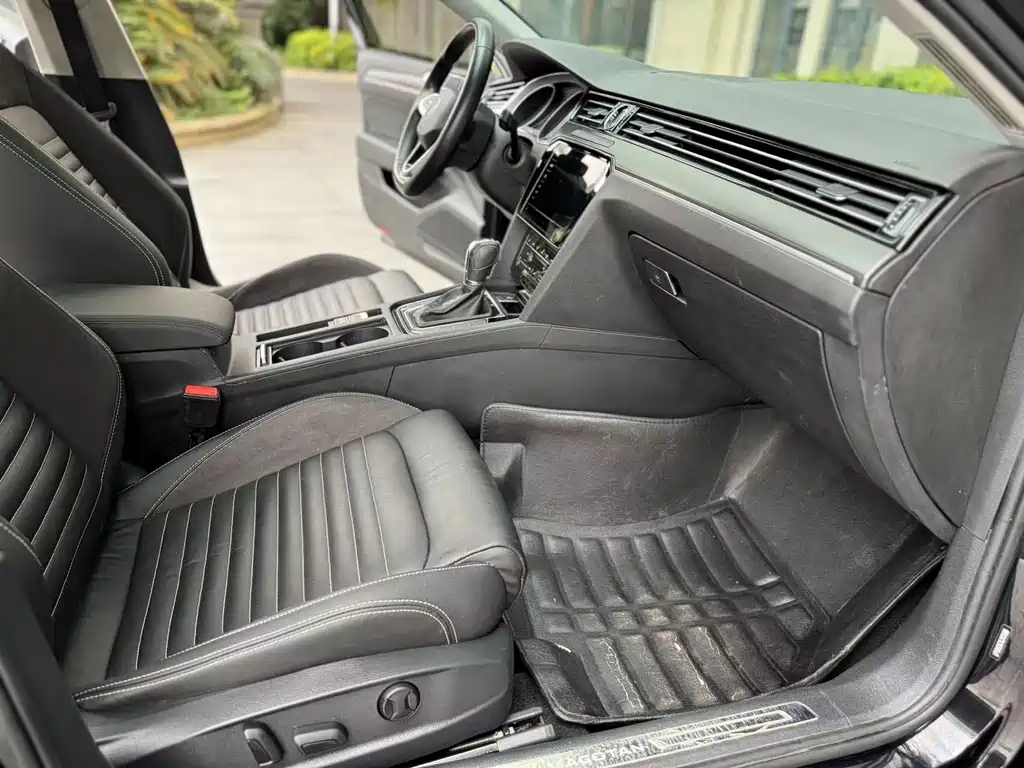 VOLKSWAGEN MAGOTAN 2021
