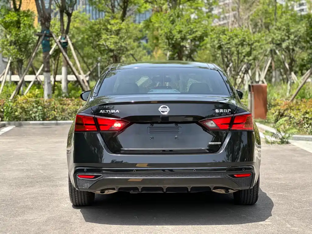 NISSAN TEANA 2020