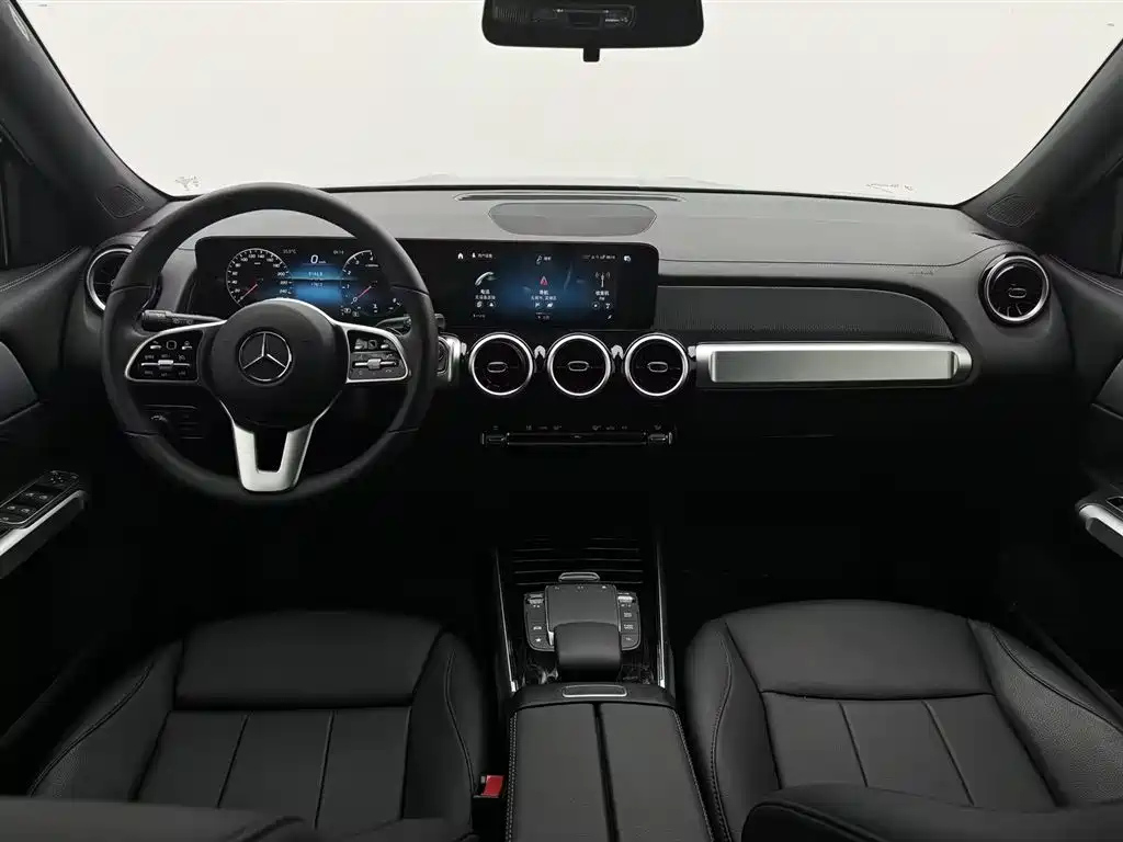 MERCEDES BENZ GLB 2023