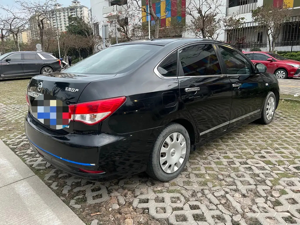 NISSAN SYLPHY 2018