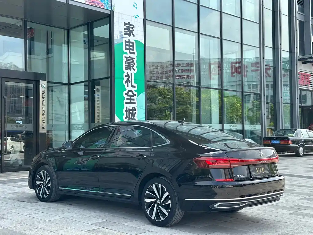 VOLKSWAGEN PASSAT 2021
