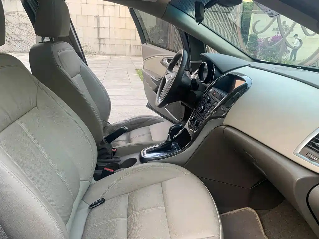 BUICK EXCELLE 2011