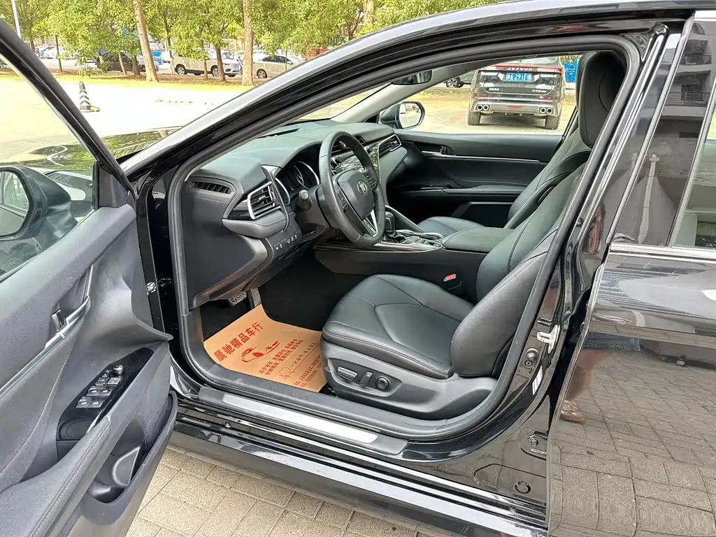TOYOTA CAMRY 2021