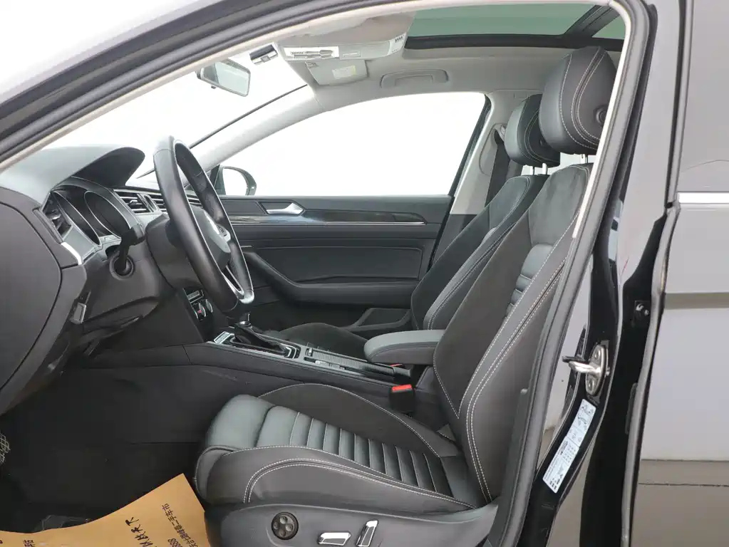 VOLKSWAGEN MAGOTAN 2021