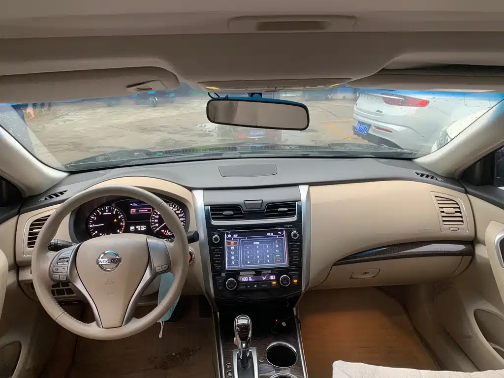 NISSAN TEANA 2014