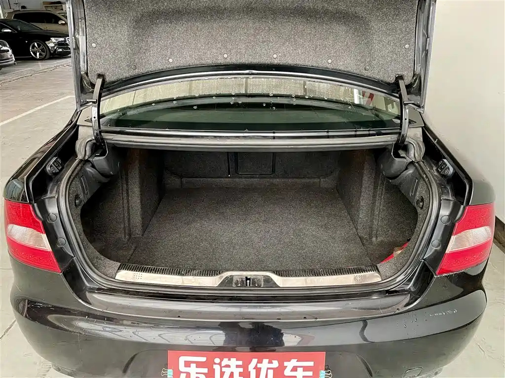 SKODA SUPERB 2010