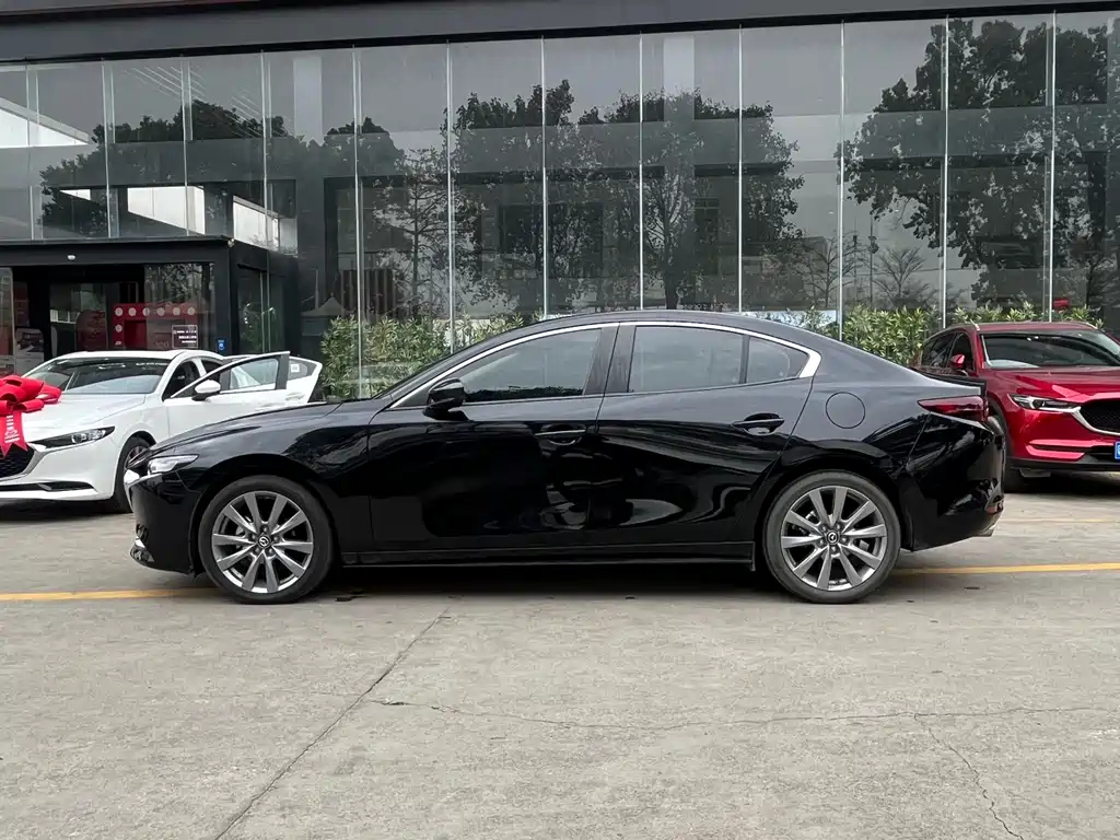MAZDA 3 AXELA 2022