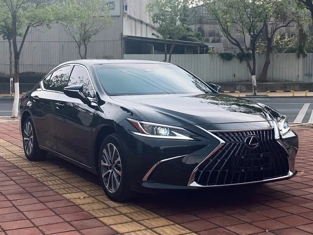 LEXUS ES 2023