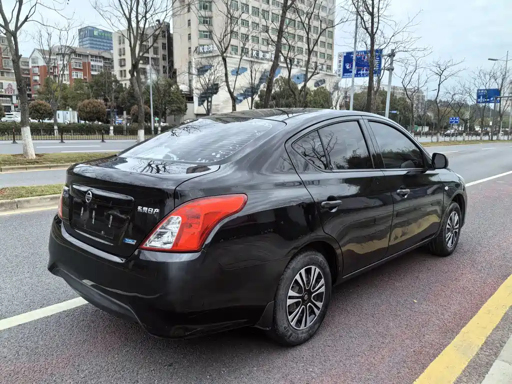 NISSAN SUNNY 2017