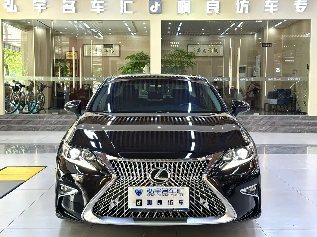 LEXUS ES 2015