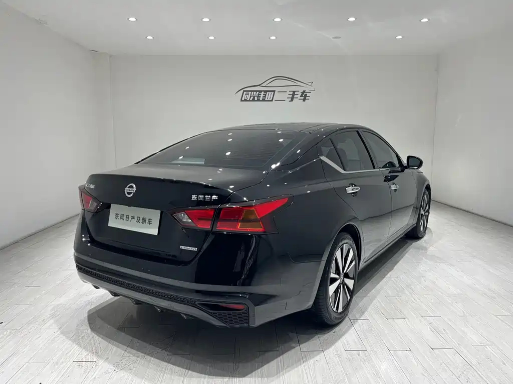 NISSAN TEANA 2022