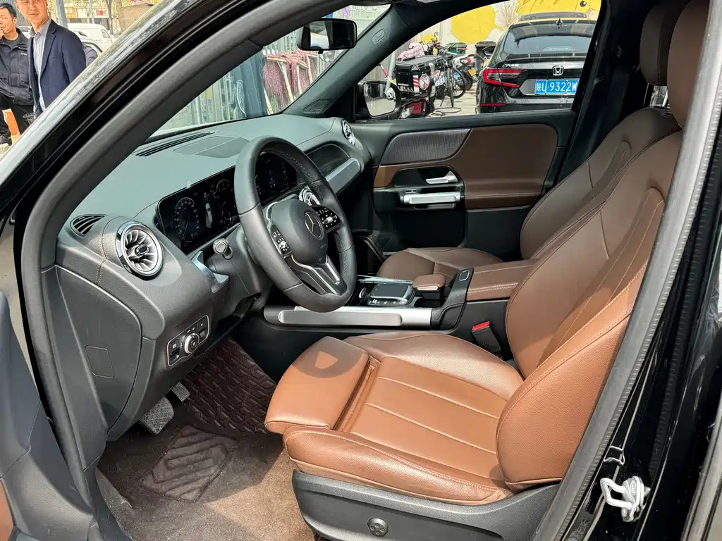 MERCEDES BENZ GLB 2023
