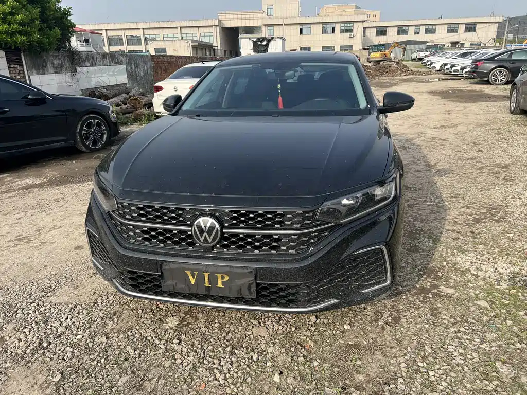 VOLKSWAGEN PASSAT 2022