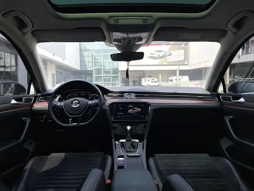 VOLKSWAGEN MAGOTAN 2019
