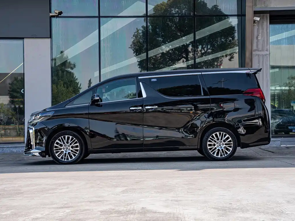 TOYOTA ALPHARD 2018