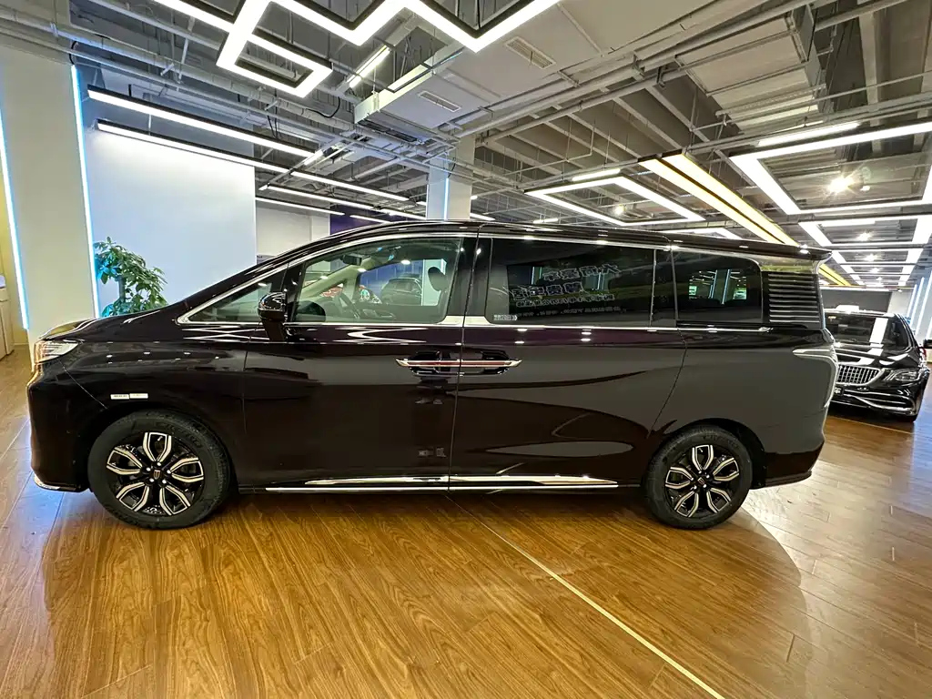 HONGQI HQ9 2022