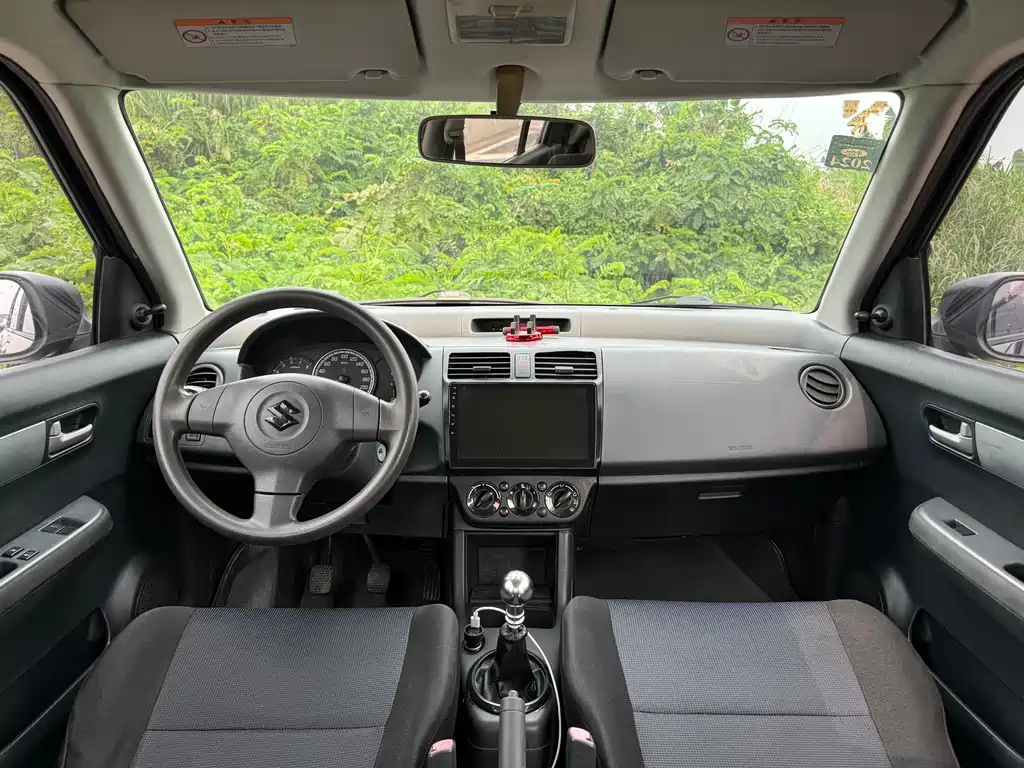SUZUKI SWIFT 2009