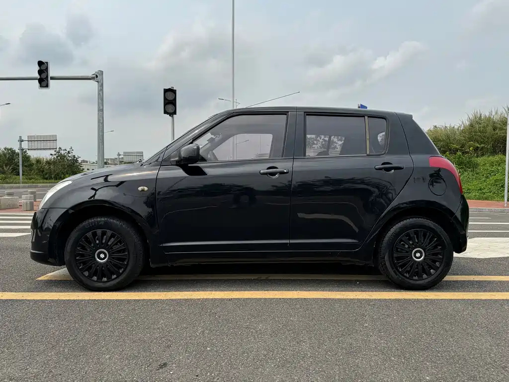 SUZUKI SWIFT 2009