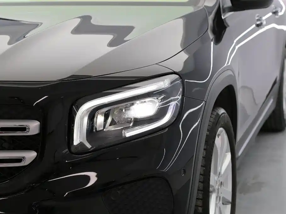 MERCEDES BENZ GLB 2020
