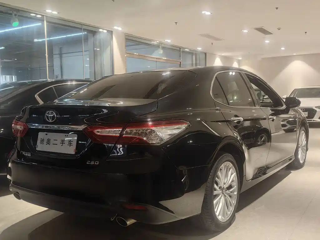 TOYOTA CAMRY 2020