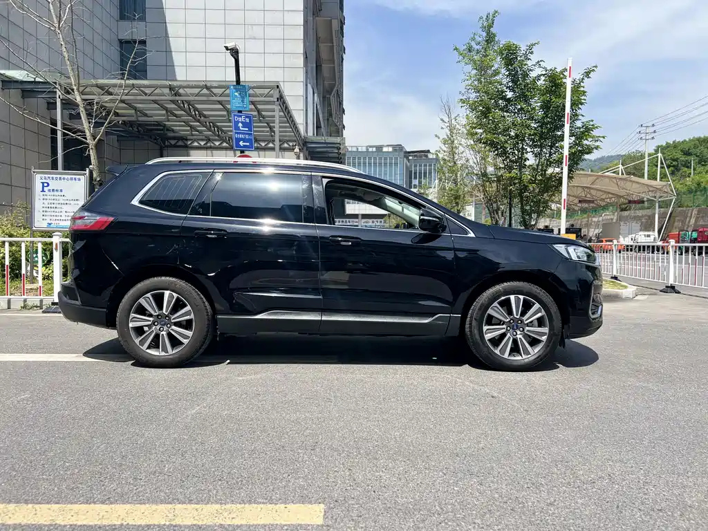 FORD EDGE 2022